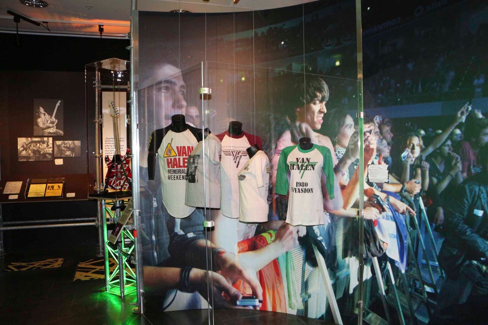 Najaar 2021 is er een Van Halententoonstelling in het rocknpopmuseum in Gronau