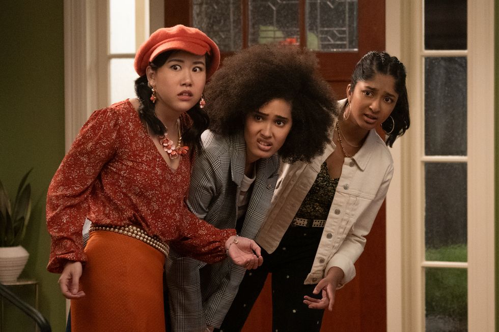 never have i ever l to r ramona young as eleanor wong, lee rodriguez as fabiola torres, and maitreyi ramakrishnan as devi vishwakumar in episode 202 of never have i ever cr isabella b vosmikovanetflix © 2021