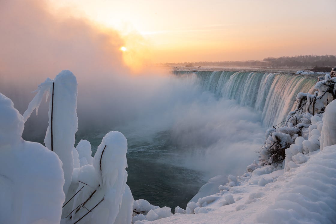 Niagara Falls Has Frozen As Temperatures Drop To 17 In The US Does