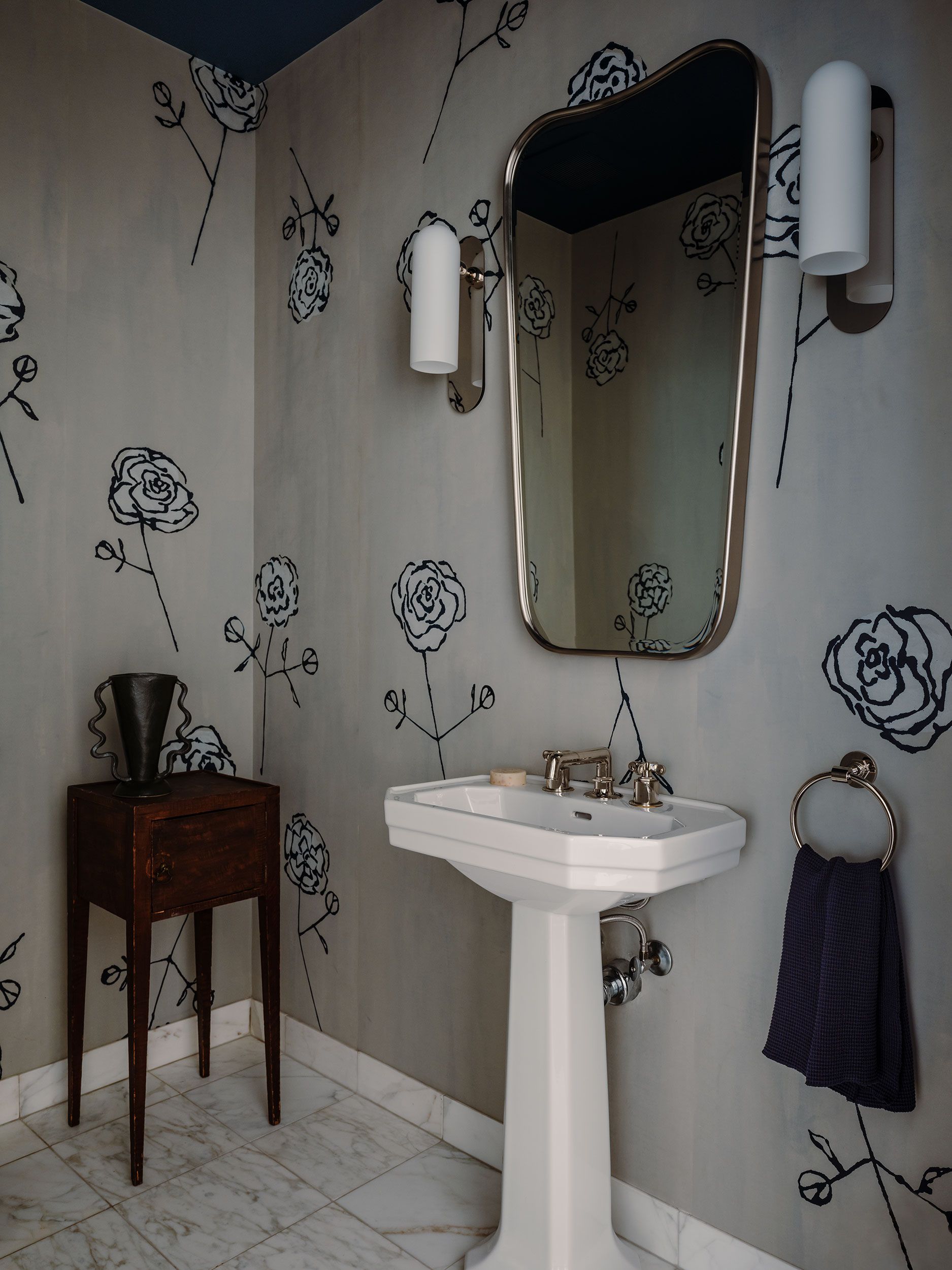 10 Styling Ideas for Small Rental Bathrooms