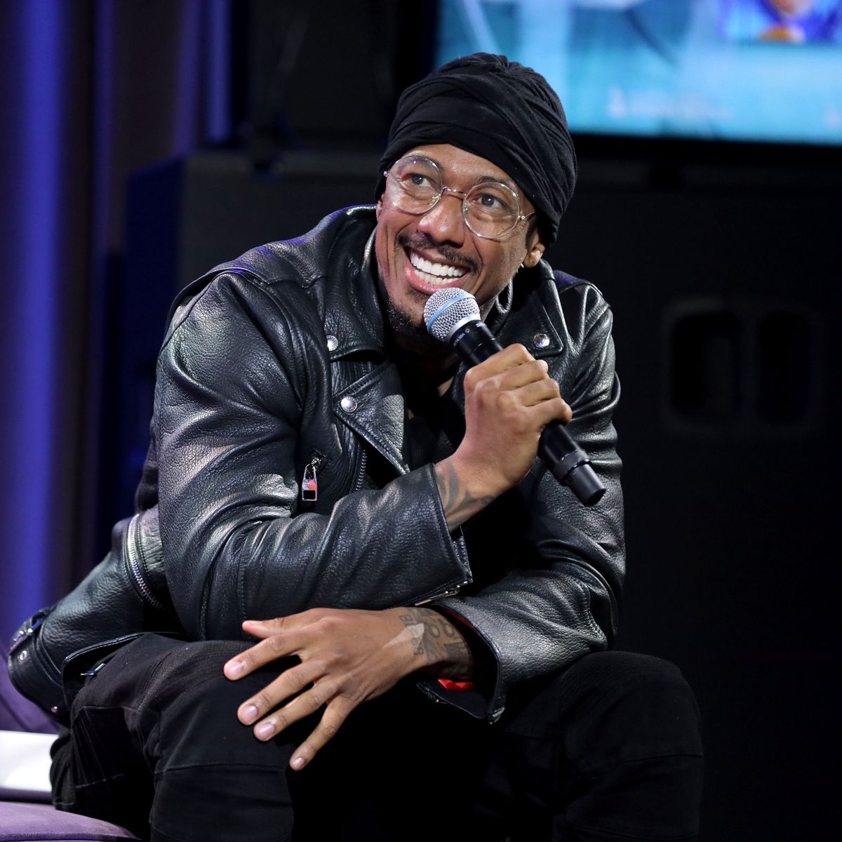Close Look At Nick Cannon's Unconventional New Style