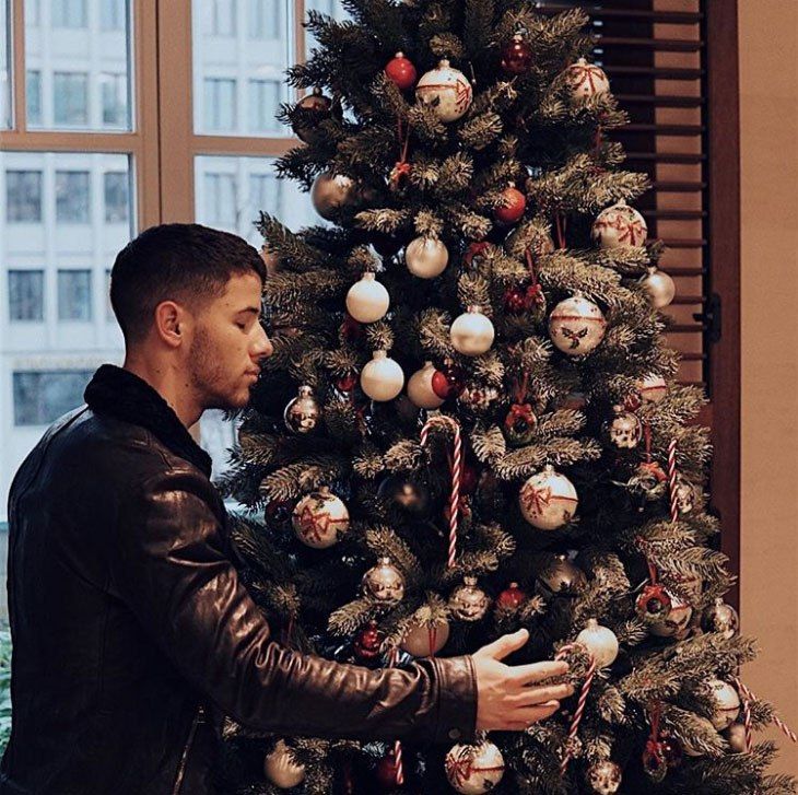 The Best Celebrity Christmas Trees Of 2020