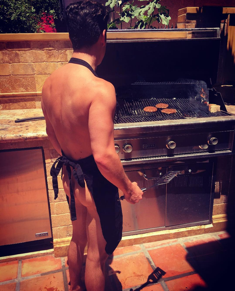 nickelodeon-nude-logan-henderson-1541796963.png