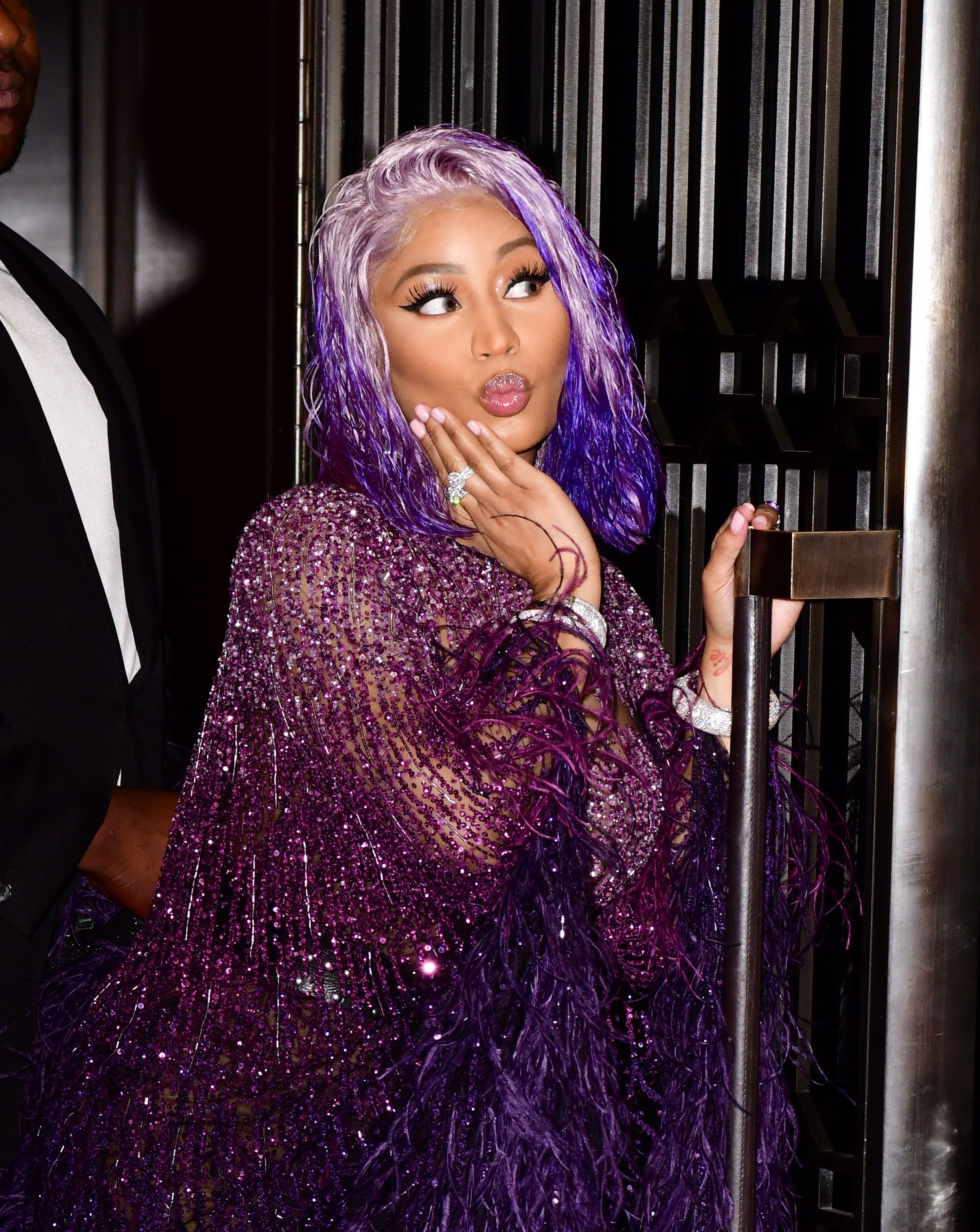 Nicki Minaj Hit On Michael B. Jordan At The People's Choice  AwardsHelloGiggles