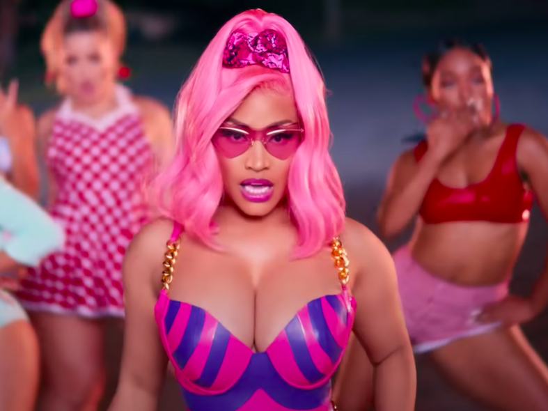 Nicki Minaj's slimming filter seems to glitch in new music video