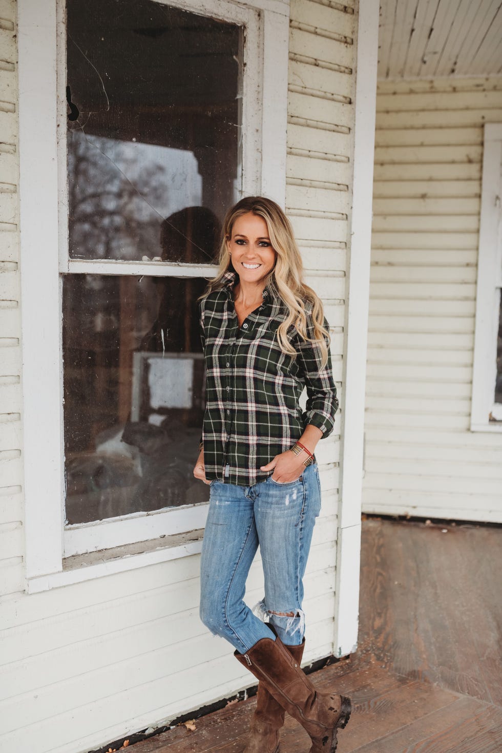 nicole curtis returns to hgtv with rehab addict rescue