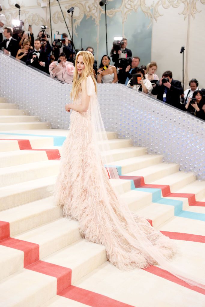 Met Gala 2023: Dua Lipa Recreated Claudia Schiffer's Iconic Tweed Look From  1992 Dressed As A Vintage Chanel Bride