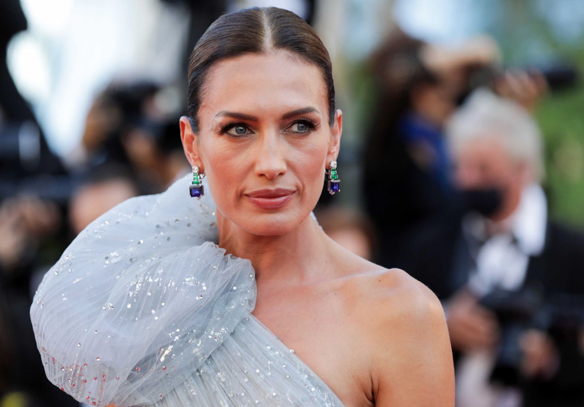 Nieves lvarez con vestido cenicienta de Elie Saab en Cannes