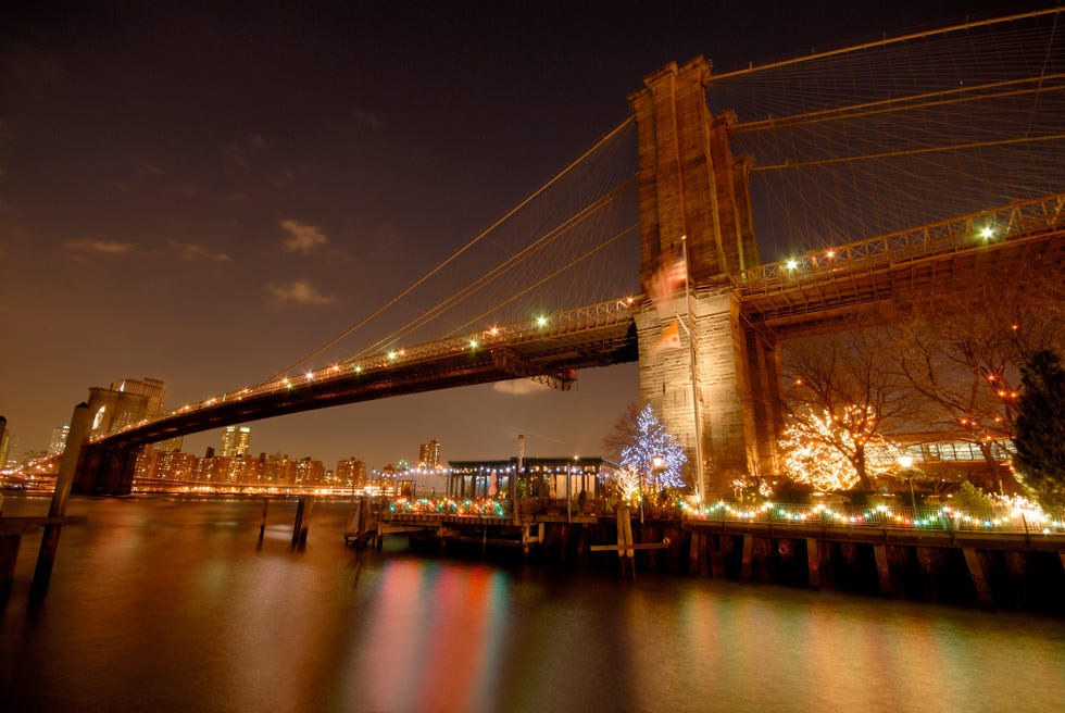 night time at the brooklyn bridge