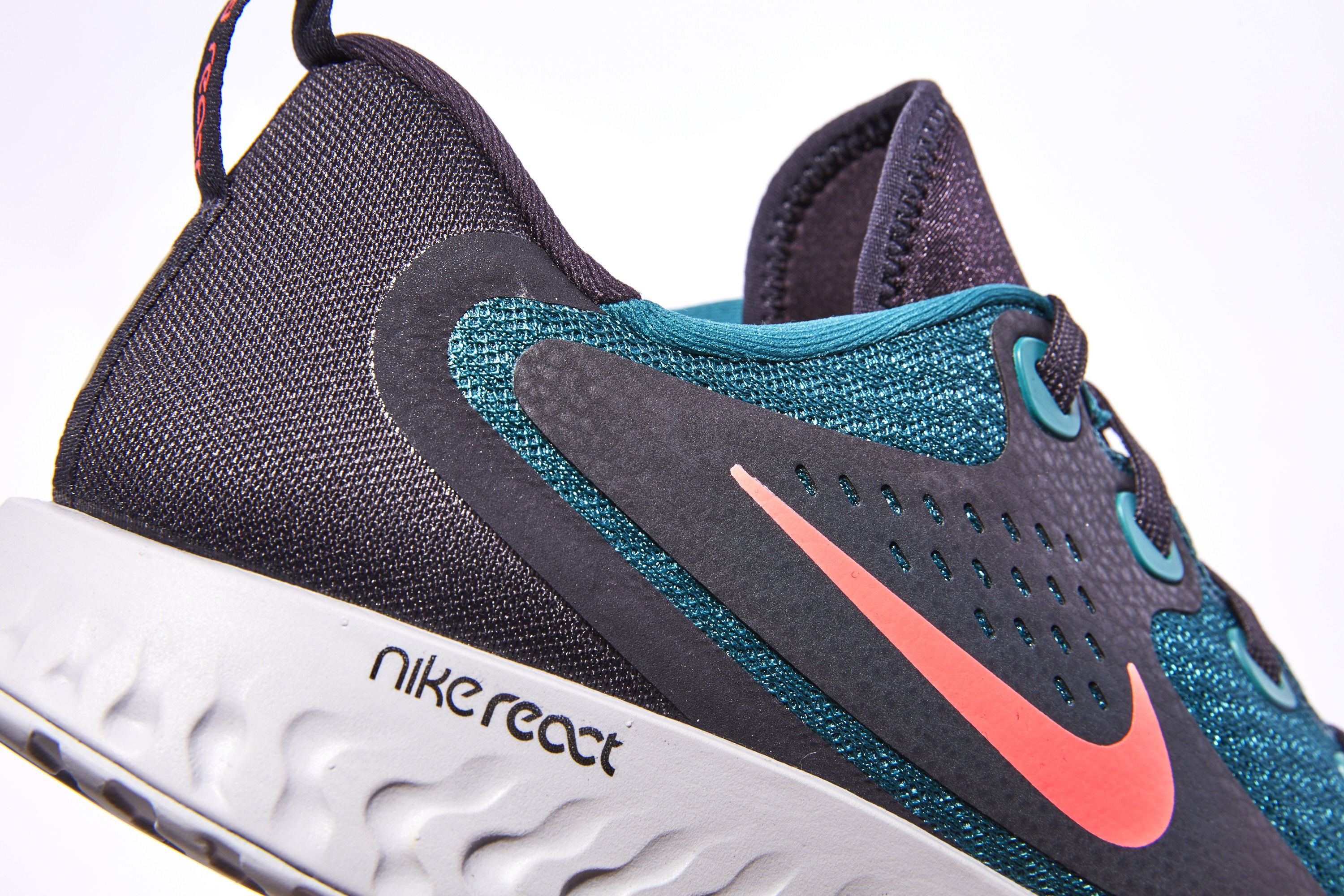 Selección conjunta Paralizar retirada Nike Legend React Review | Best Lightweight Running Shoes