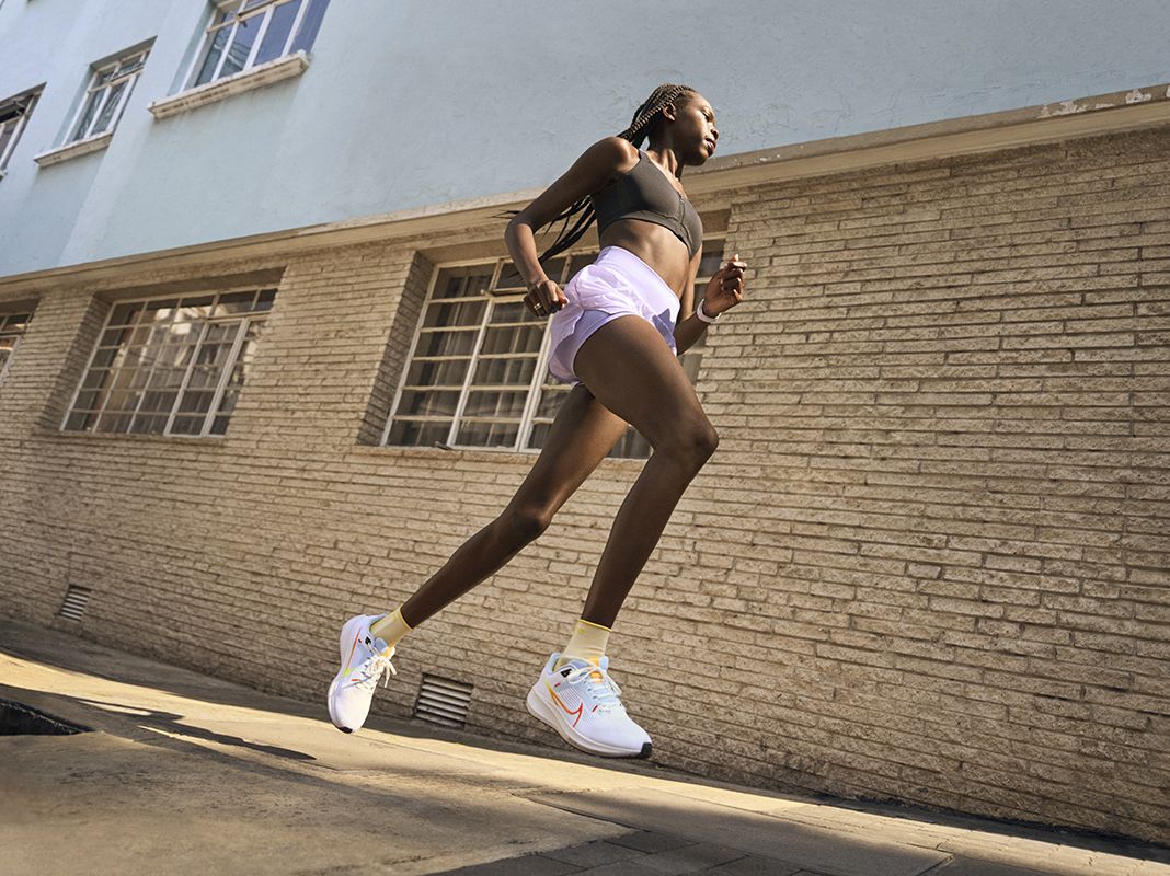 Las 15 zapatillas de running para mujer más buscadas en 2023