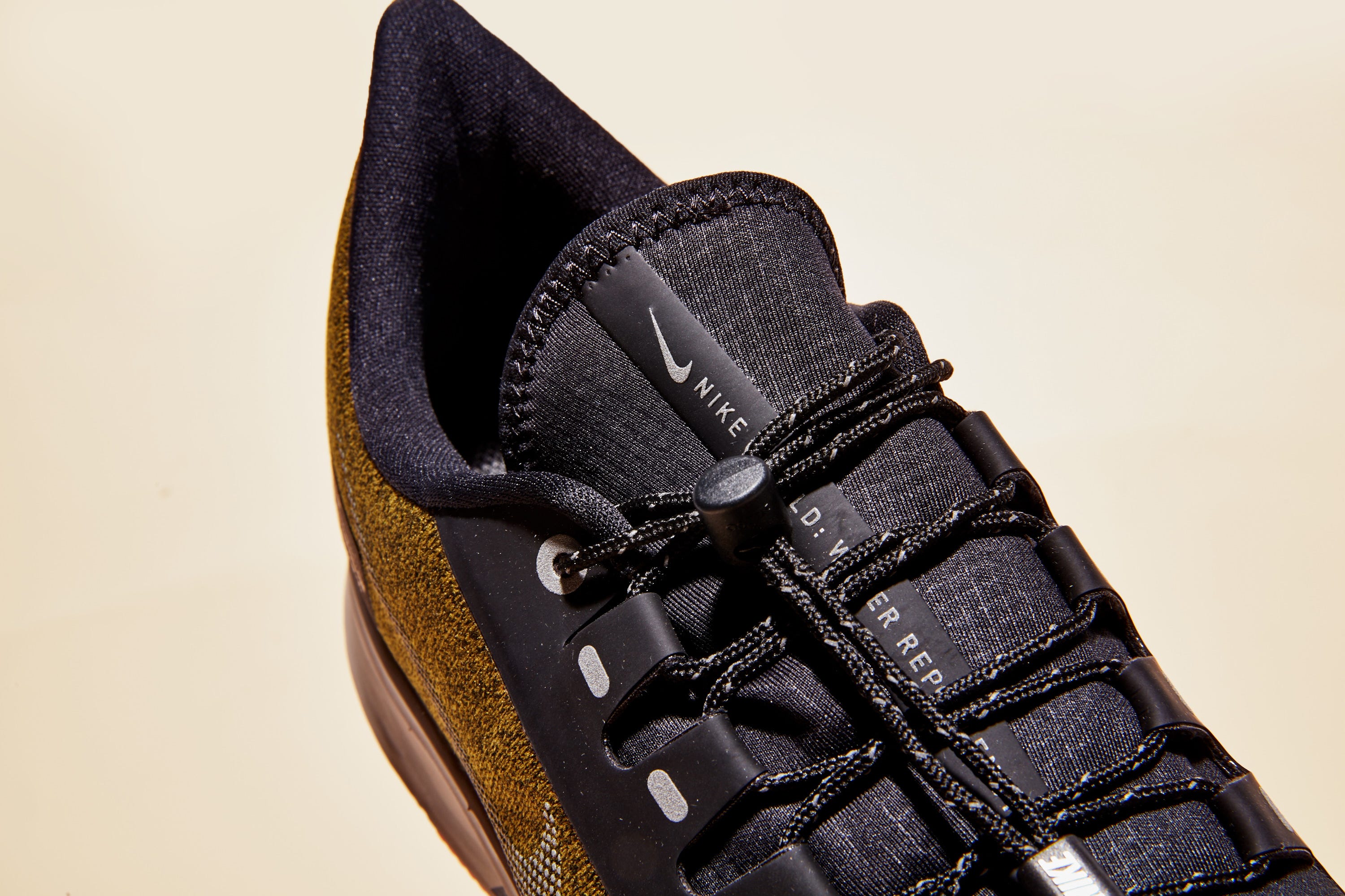 Nike Peg Shield
