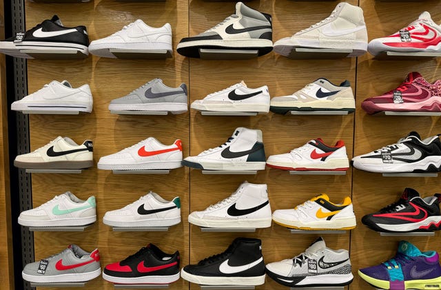 Nike Black Friday - Figure 1