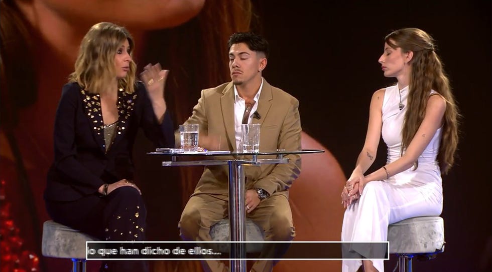 niko y ruth con sandra barneda en el plato del debate de la isla de las tentaciones
