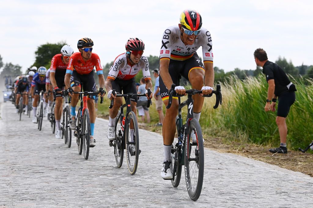 Tour de France: Can riders change bikes during the stages?