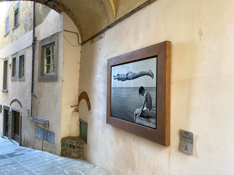 nino migliori, il tuffatore 1951, installazione, ﻿galleria permanente a cielo aperto, bibbiena città della fotografia