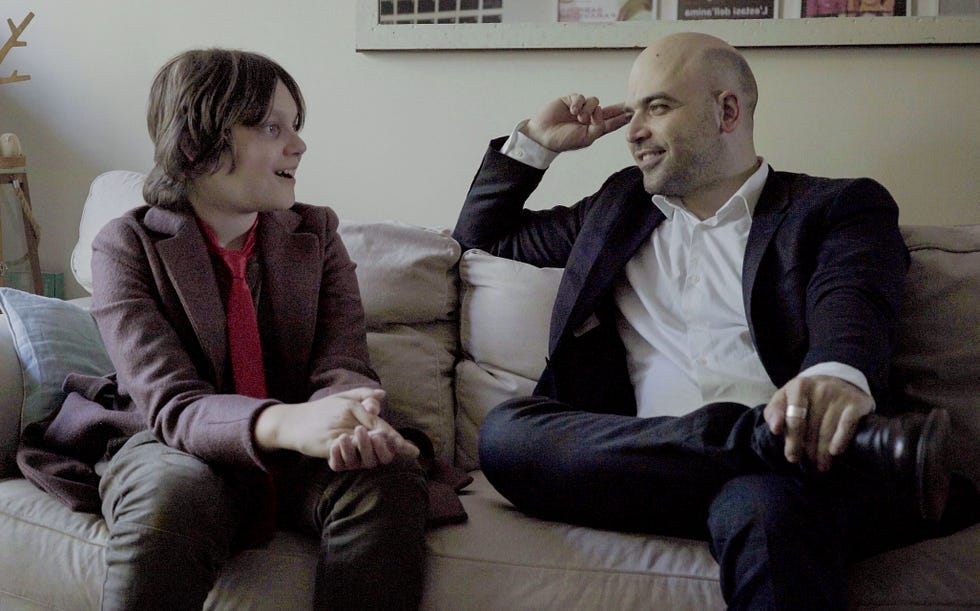 Nino del film Be Kind con Roberto Saviano