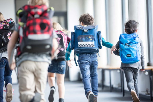 Niños en el colegio