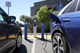 several major automakers pledge to expand electric vehicle charging network throughout us