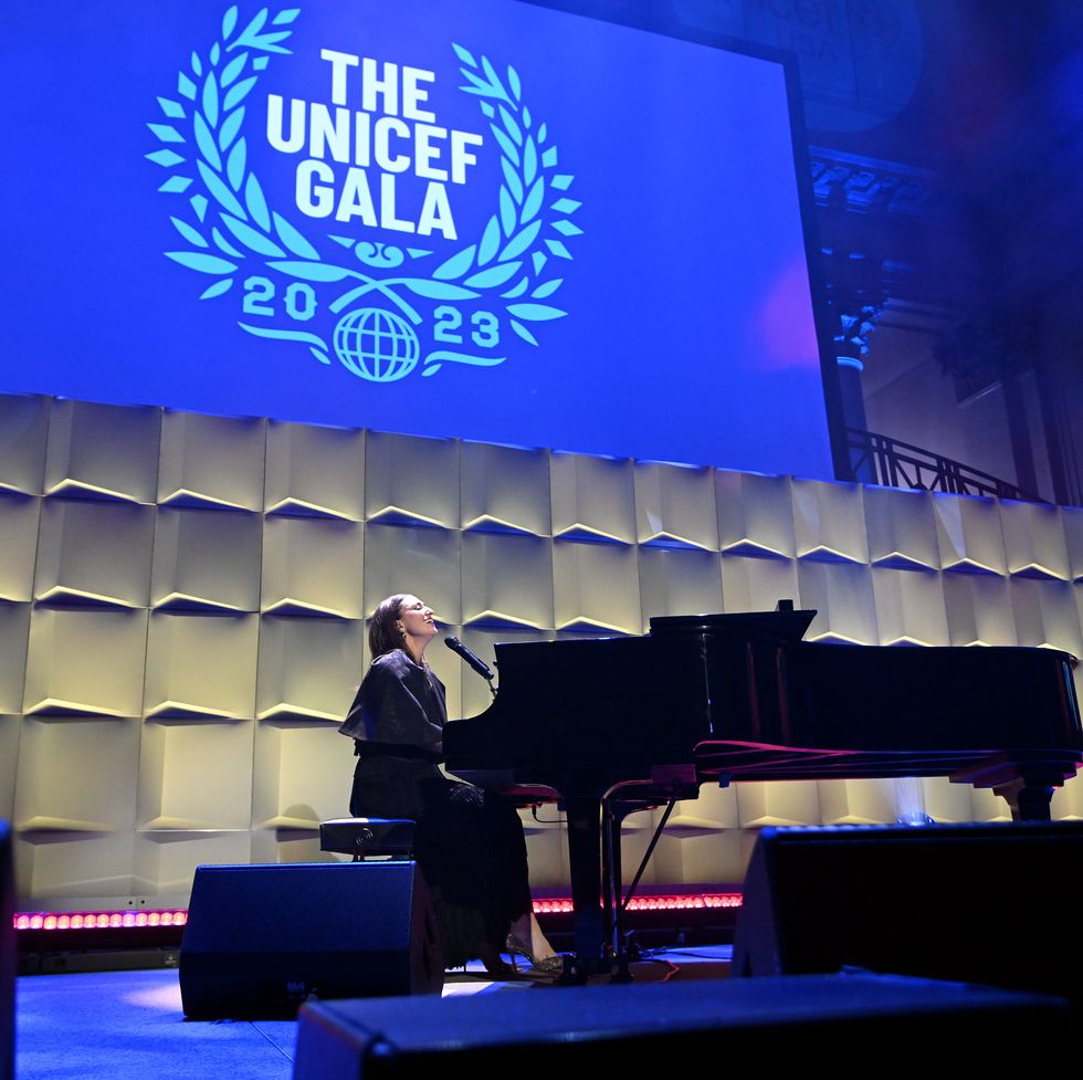 sara bareilles performing at the unicef gala in new york city