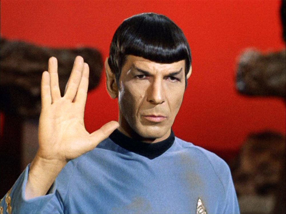 Acteur Leonard Nimoy introduceerde de Vulcaanse groet in de televisieserie Star Trek uit de jaren 1960