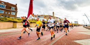deelnemers halve marathon den haag
