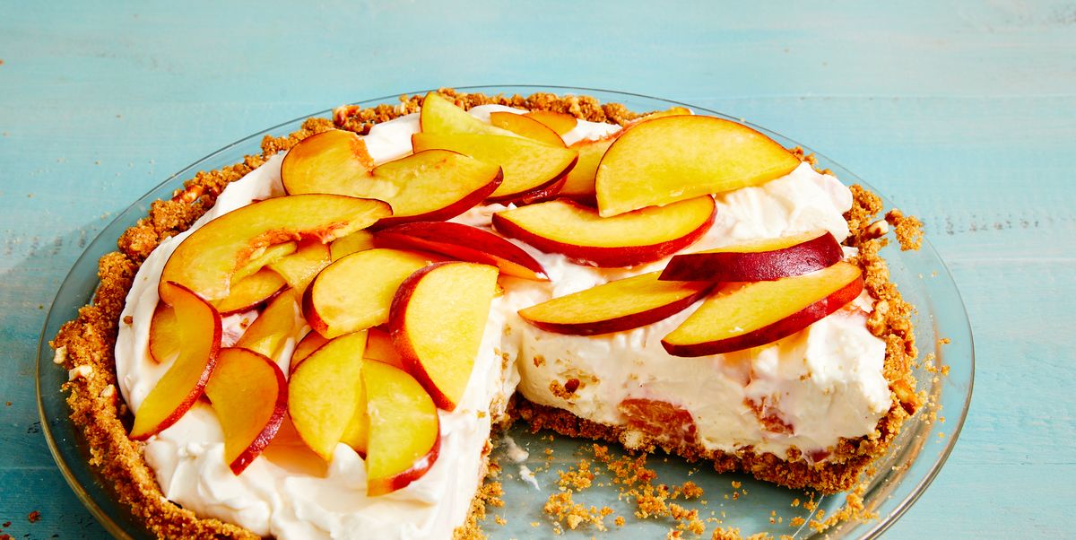 https://hips.hearstapps.com/hmg-prod/images/no-bake-peaches-and-cream-pie-2-1657731450.jpeg?crop=1.00xw:0.752xh;0,0.118xh&resize=1200:*
