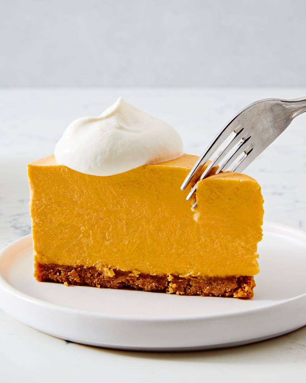 no bake pumpkin cheesecake with whipped cream topping