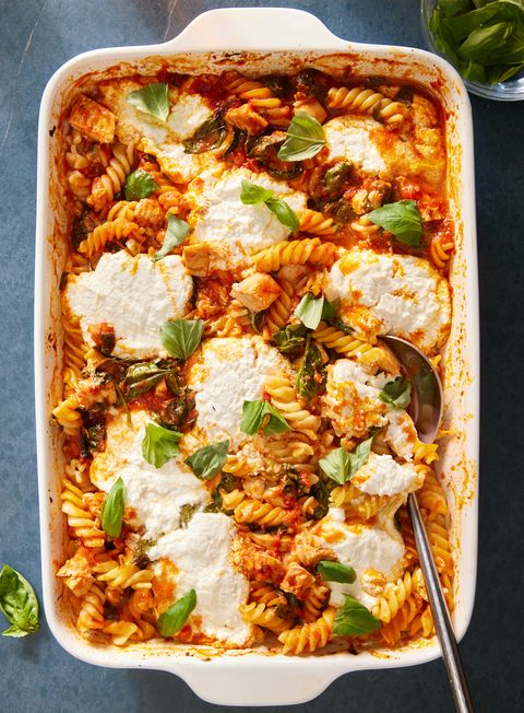 no boil baked chicken pasta in a white casserole dish