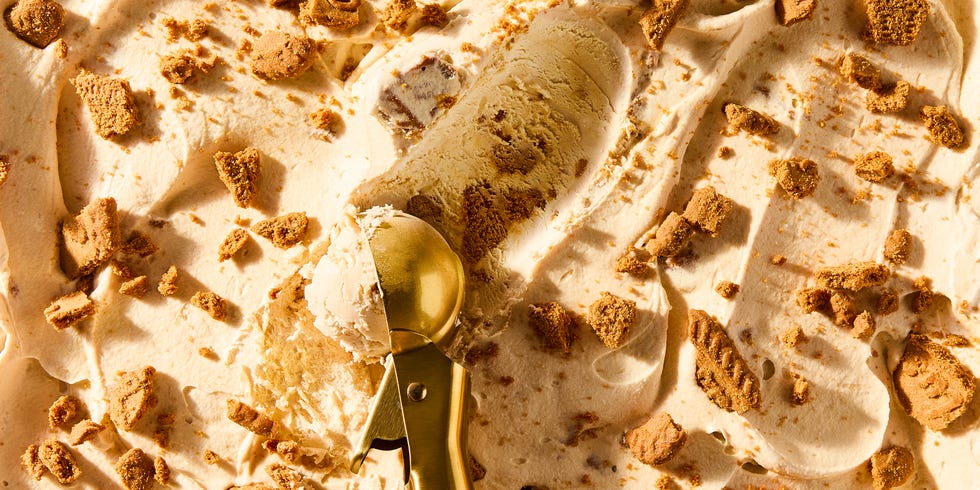cookie butter flavore dice cream with biscoff cookie pieces