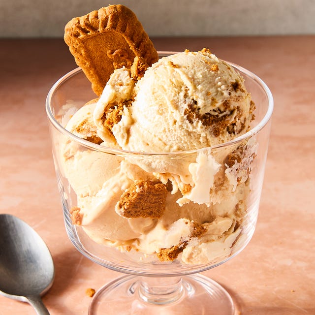 cookie butter flavore dice cream with biscoff cookie pieces