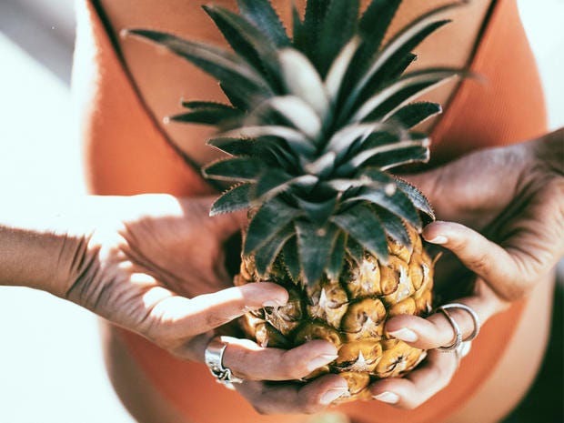 Finger, Terrestrial plant, Nail, Thumb, Ananas, Bromeliaceae, Fruit, Produce, Flowerpot, Gesture, 