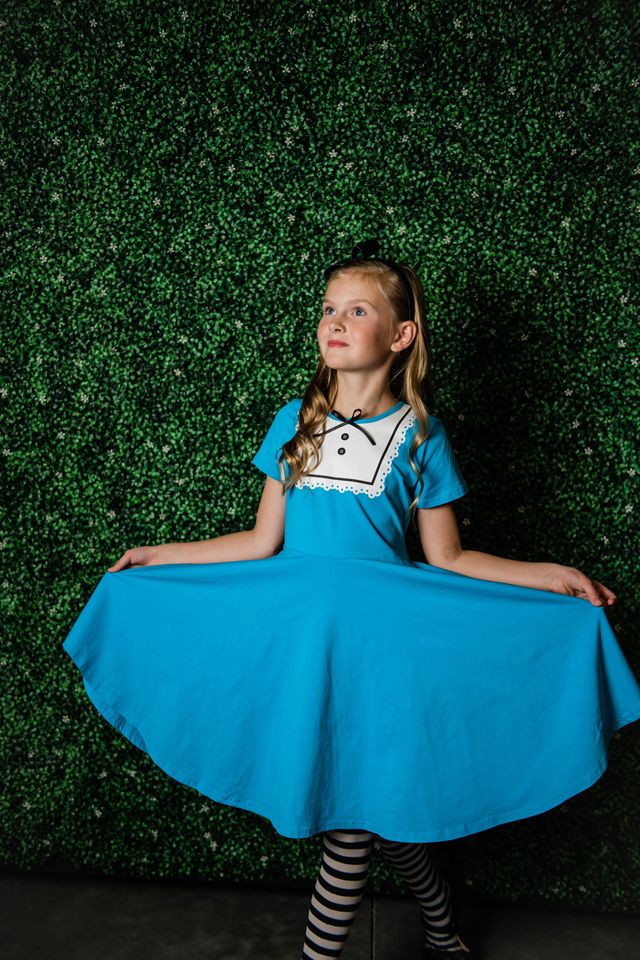 alice in wonderland character costume diy