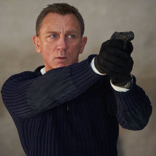 『007／ノー・タイム・トゥ・ダイ』でボンドが着用している最高のセーターが登場
