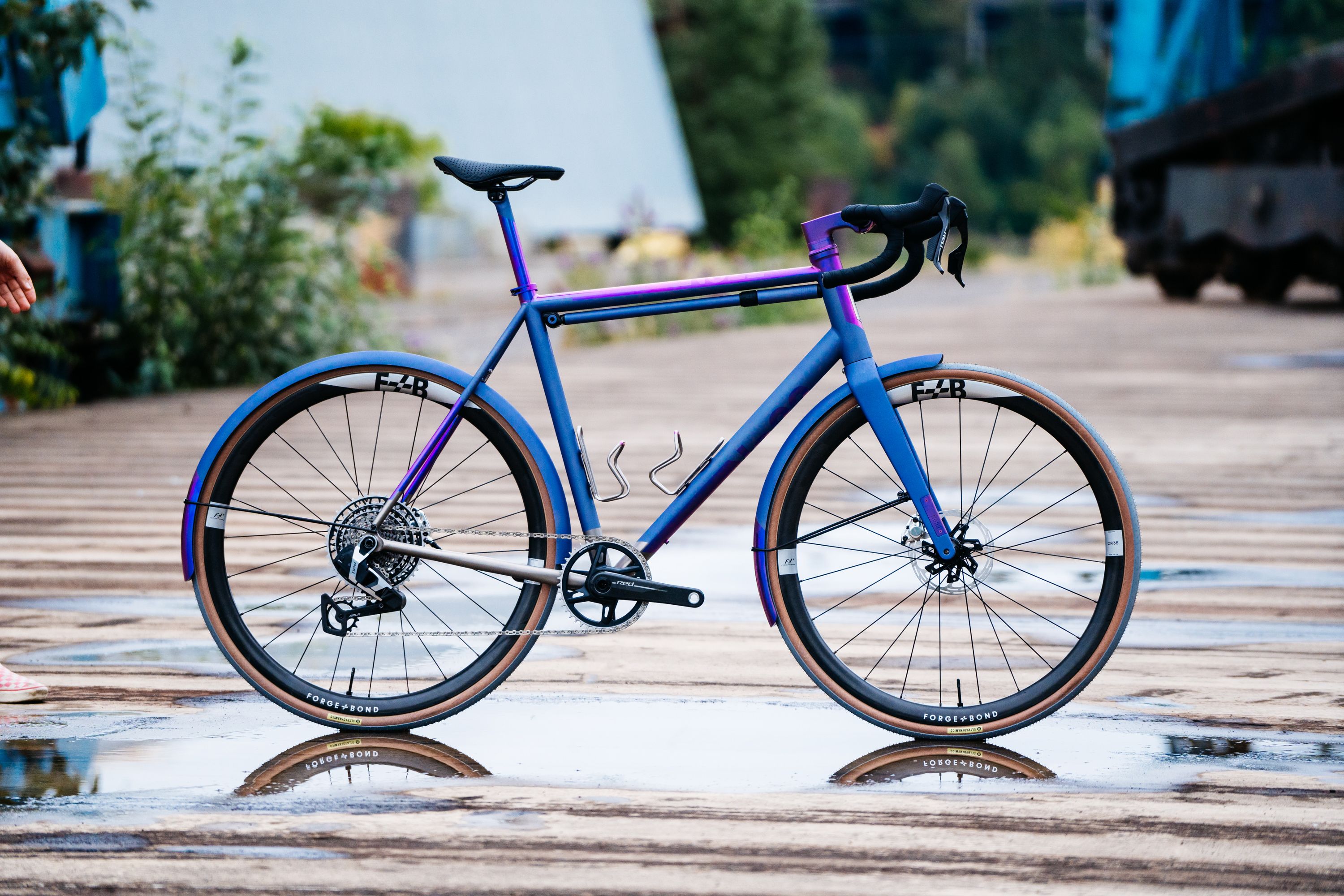 Cool gravel bikes online