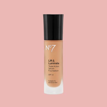 No7 Lift & Luminate Triple Action Serum Foundation