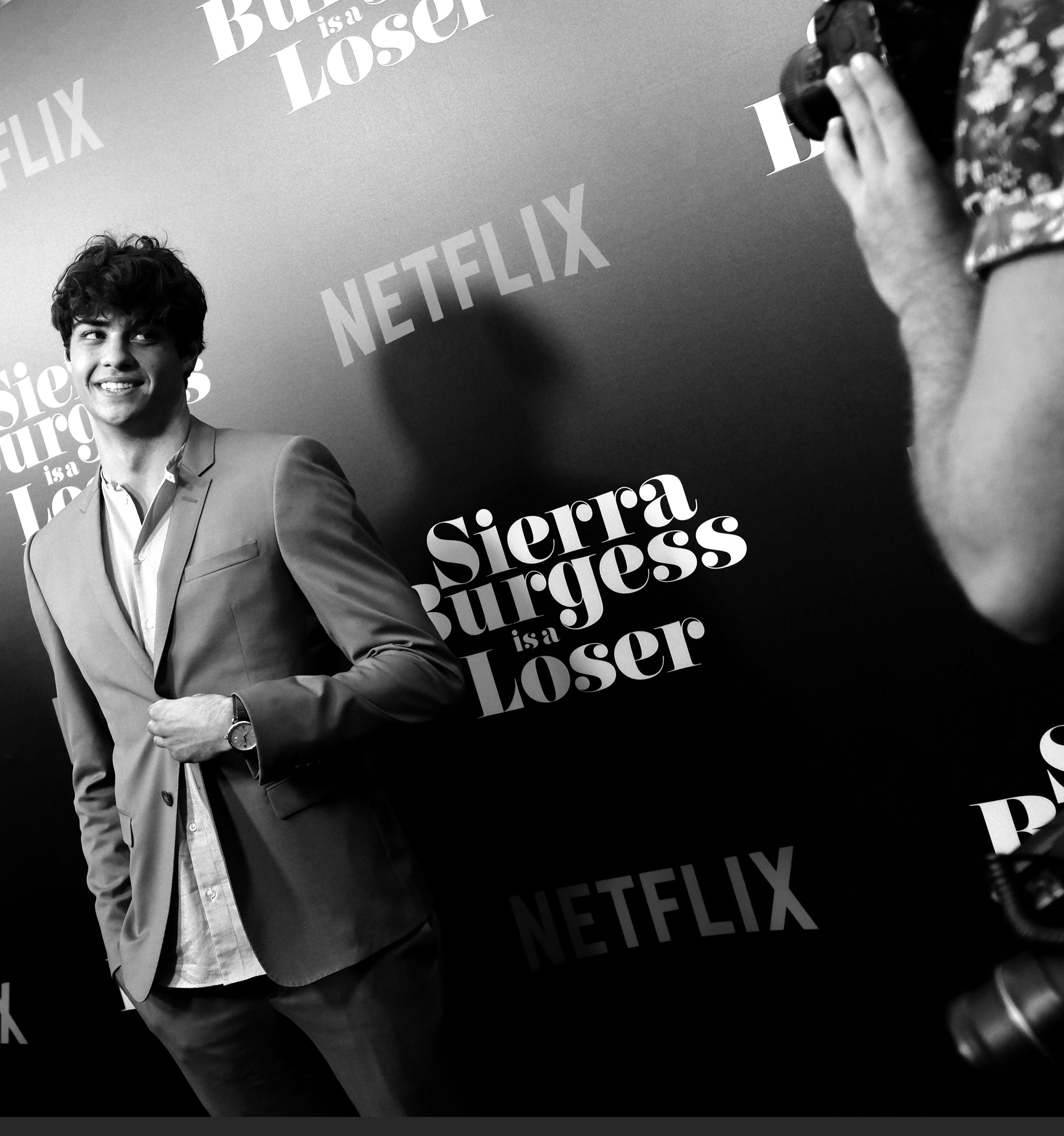 Noah Centineo el nuevo chico preferido Netflix en todos los looks