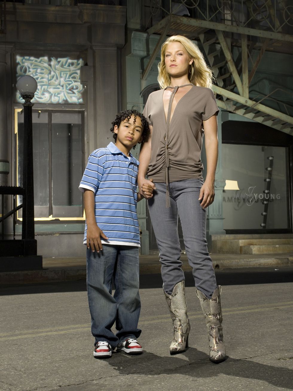 noah gray cabey as micah sanders and ali larter as niki sanders in heroes