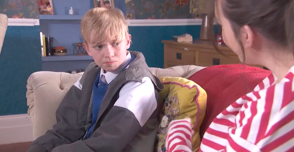 hollyoaks’ oscar uncovers major jj clue in frankie story