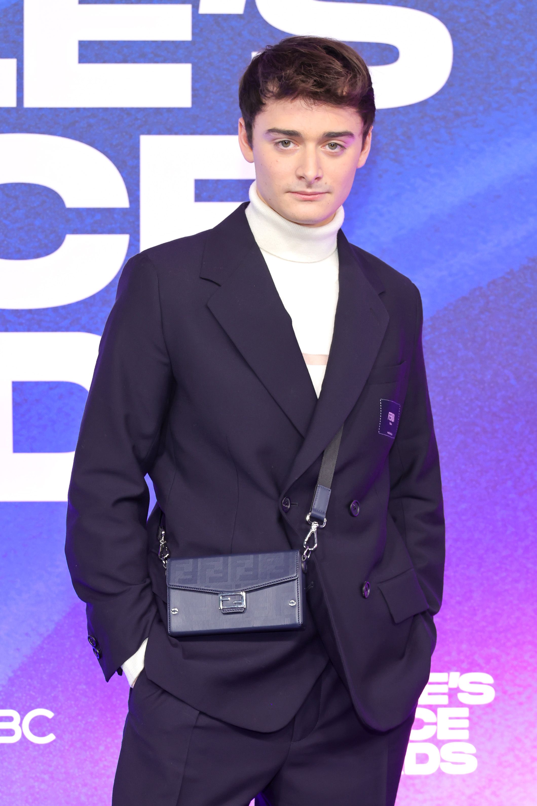 Noah Schnapp, ator de Stranger Things, revela que é homossexual