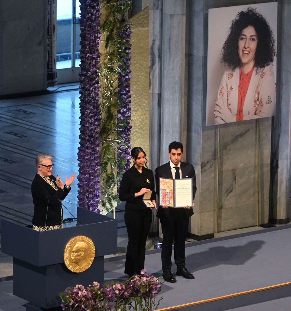 Narges Mohammadi, La Increíble Historia De La Iraní Que Ha Recibido El ...