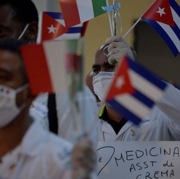 nobel per la pace 2020 candidatati i medici cubani che hanno aiutato l'italia durante la pandemia