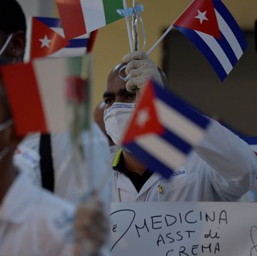 nobel per la pace 2020 candidatati i medici cubani che hanno aiutato l'italia durante la pandemia