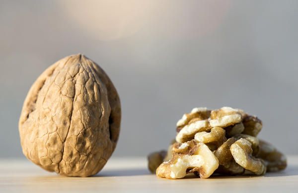 Cashew family, Walnut, Beige, Nut, Ingredient, Close-up, Nuts & seeds, Still life photography, Produce, Natural material, 