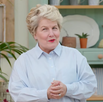 noel fielding and sandi toksvig on the great british bake off