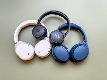 sets of noise canceling headphones