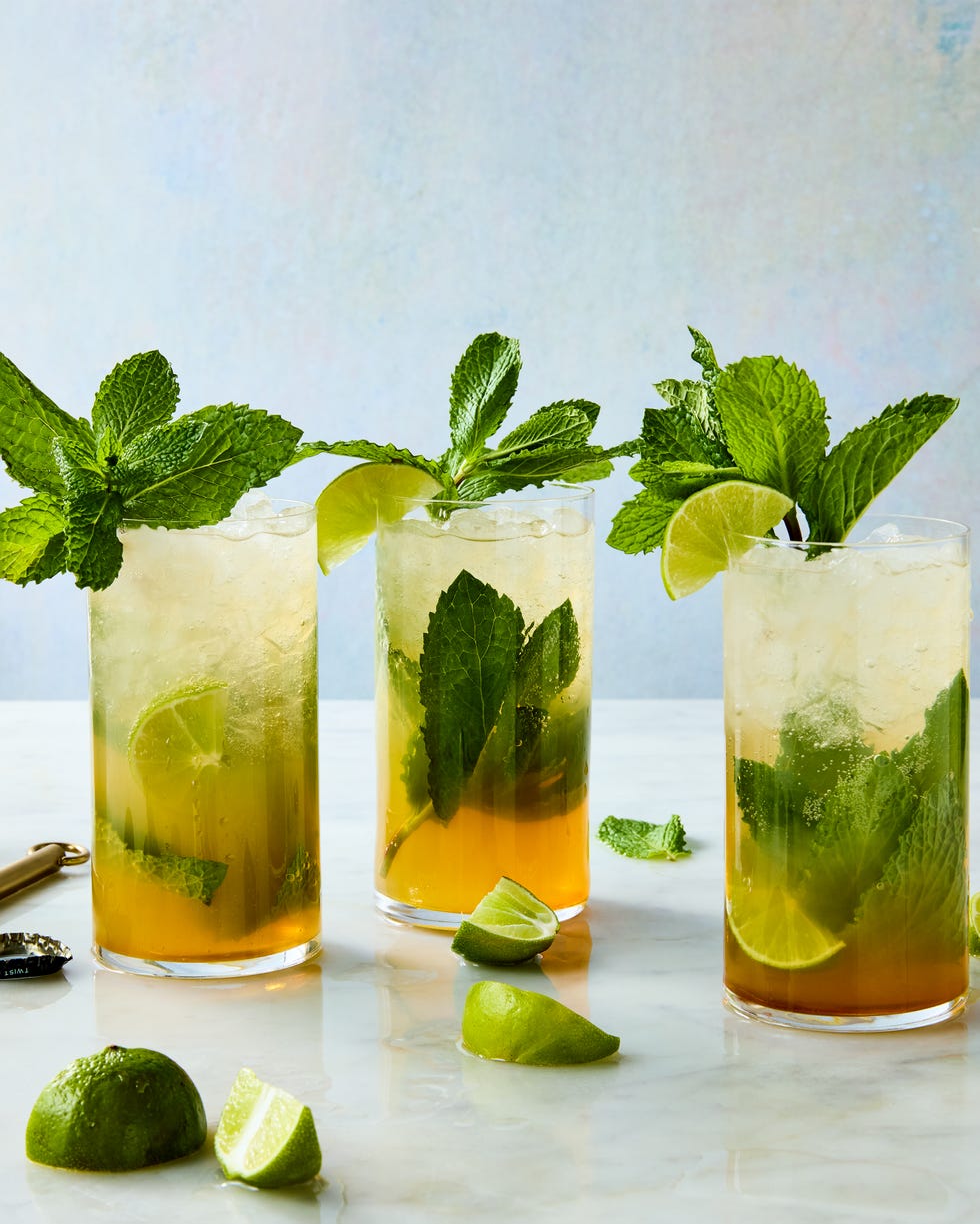 non alcoholic mojito with limes and mint