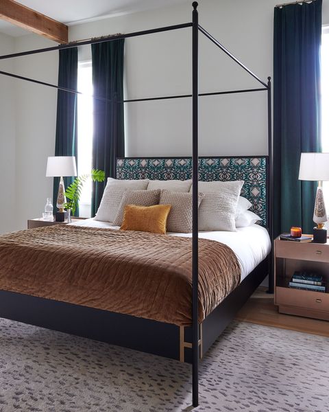 4 post bed with patterned headboard