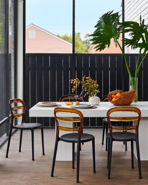 outdoor dining room