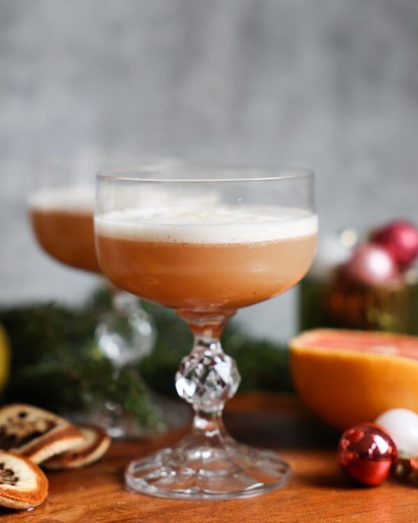 28 Best Non-Alcoholic Christmas Drinks And Mocktails